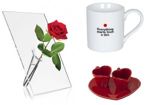 iGuzzini Single flower / Schonhuber Koenitz mug 'EVERYTHING STARTS FORM A DOT' / two cups by Virginia Casa
