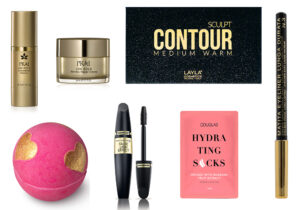 24k Gold Concentrate Retinol e Wrinkle Repair cream by Prai / beauty sculpt contour e eyeliner pencil by Layla Cosmetics / heartbeat bath bomb di Lush / Max Factor mascara waterproof / Douglas Collection Hydrating Socks mask