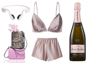 cuffiette Aftershok / mini bag Versace / completo intimo di Mango / bottiglia Réserve Exclusive Rosé di Nicolas Feuillatte